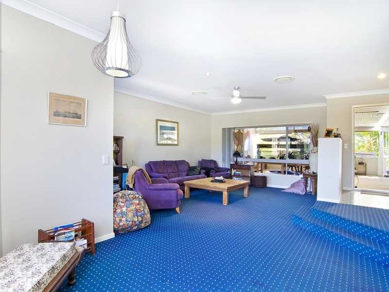 19 Kaffia Court, Elanora QLD 4221