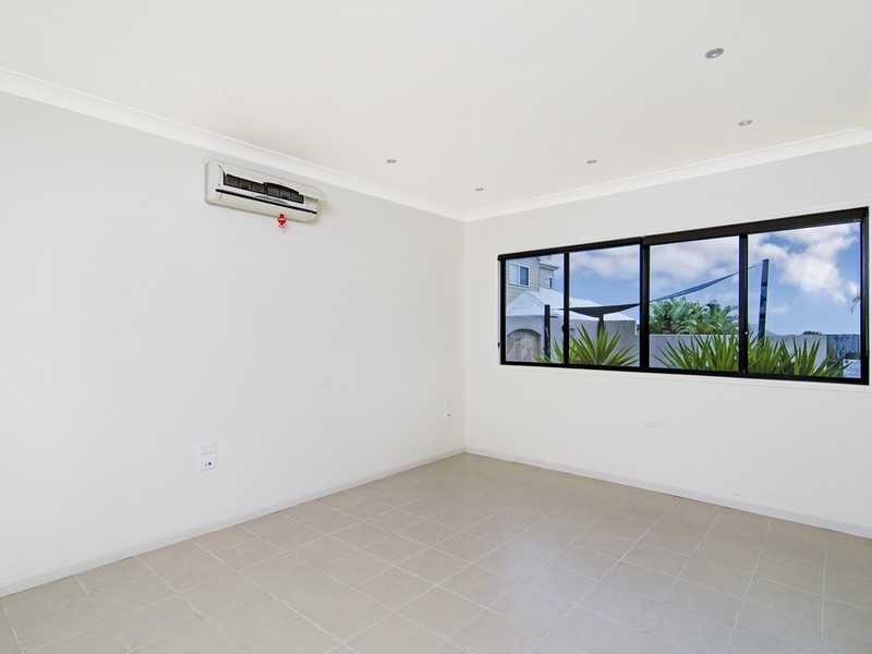 31 Jarrahdale Drive, Elanora QLD 4221