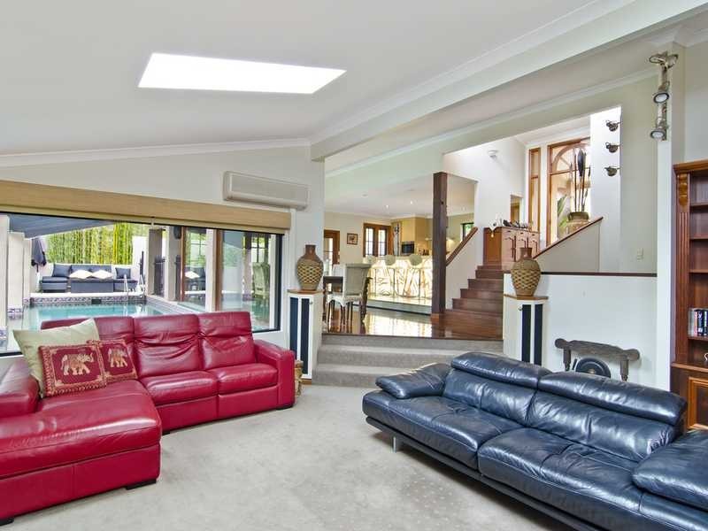 48 Buckingham Way, Elanora QLD 4221