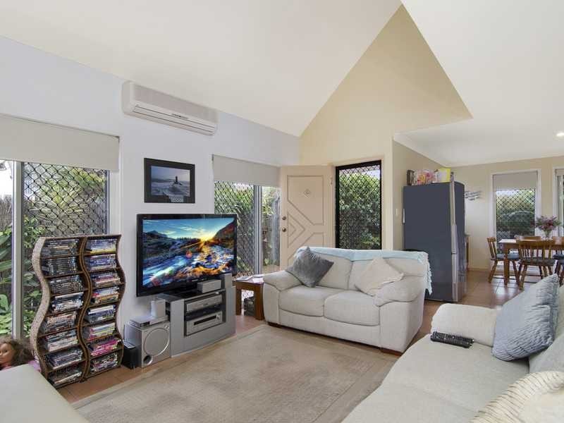 2/29 Twenty Fifth Avenue, Palm Beach QLD 4221