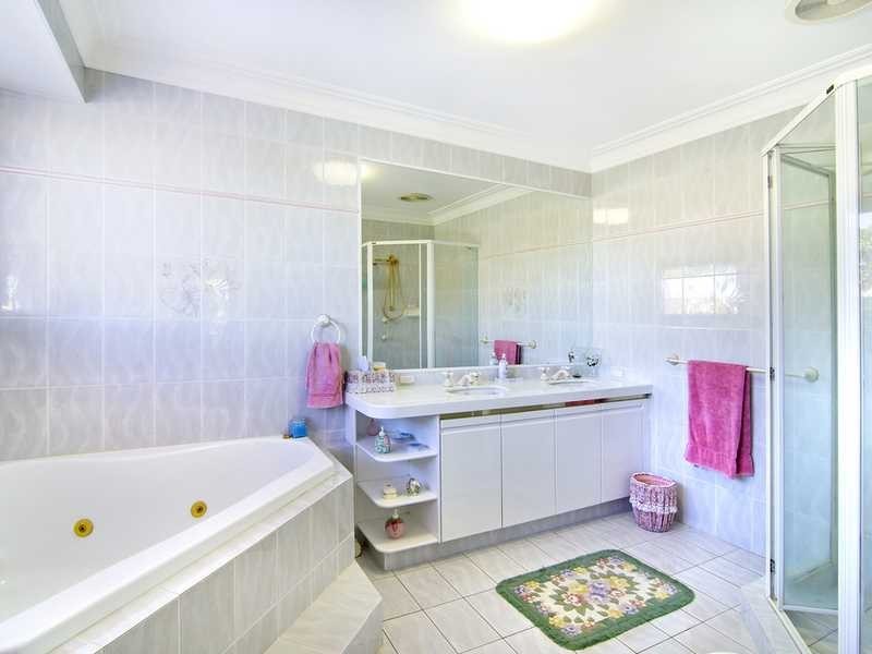 104 Tallebudgera Drive, Palm Beach QLD 4221