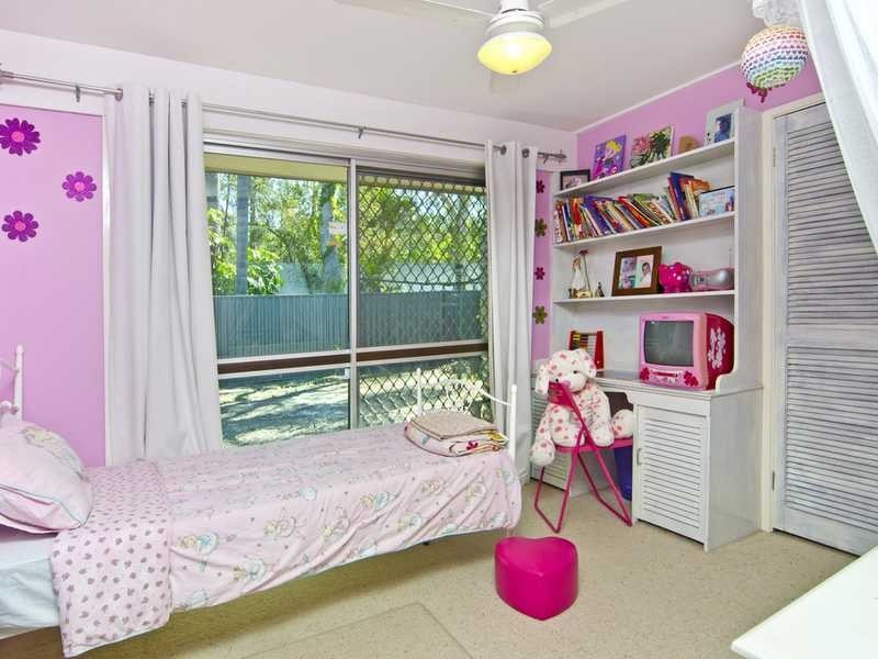 18 Myrtle Court, Palm Beach QLD 4221