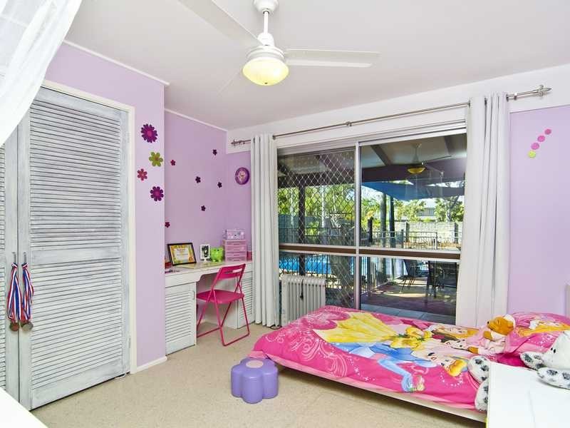 18 Myrtle Court, Palm Beach QLD 4221