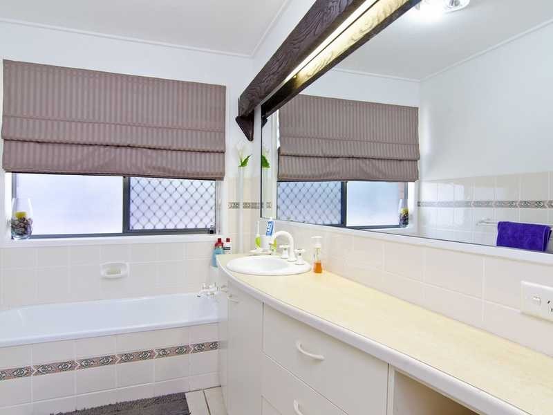 18 Myrtle Court, Palm Beach QLD 4221