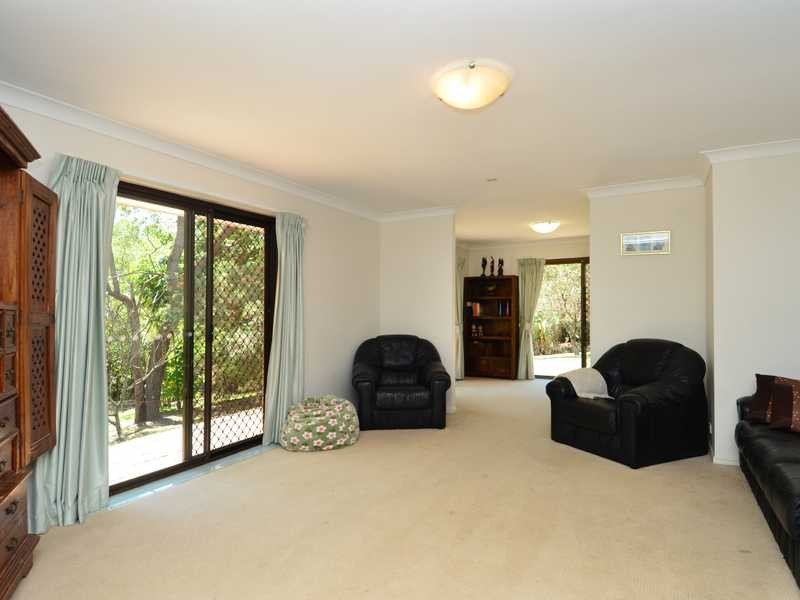 28 Westminster Boulevard, Elanora QLD 4221