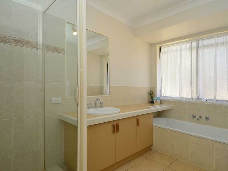 28 Westminster Boulevard, Elanora QLD 4221