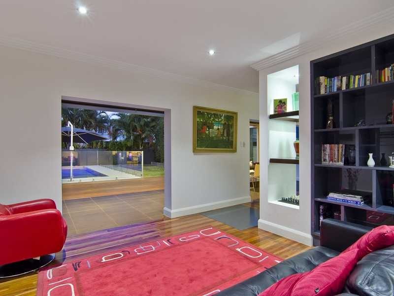 69 Fifth Avenue, Palm Beach QLD 4221