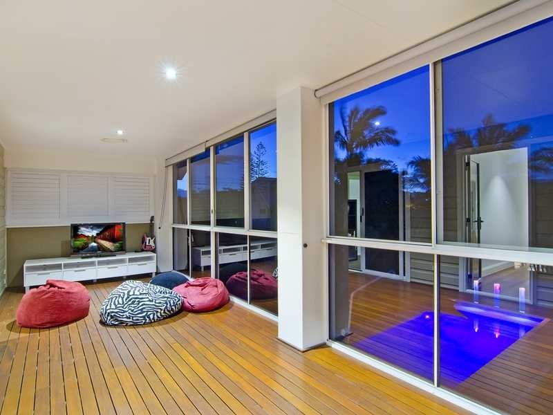 69 Fifth Avenue, Palm Beach QLD 4221