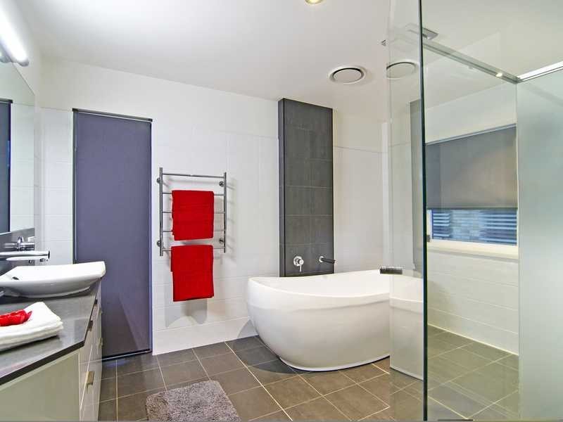 69 Fifth Avenue, Palm Beach QLD 4221