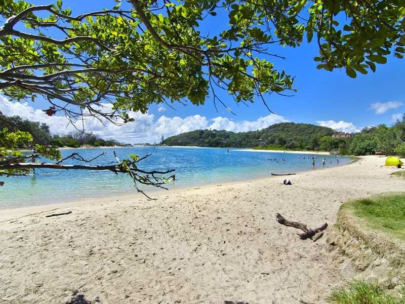 Corner 15th Avenue and Nalla Court, Palm Beach QLD 4221