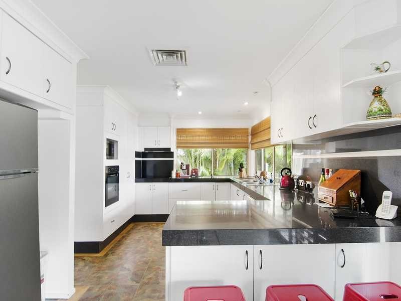 37 Murtha Drive, Elanora QLD 4221