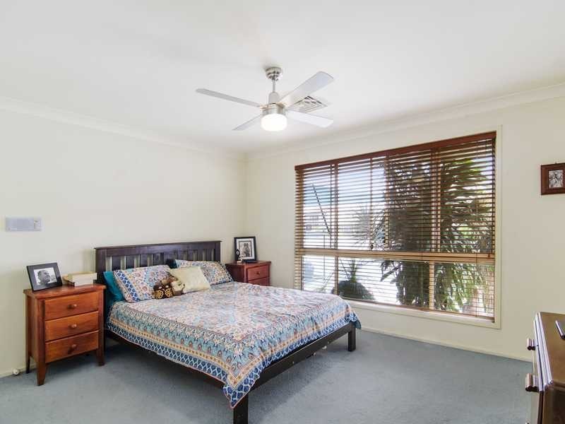 37 Murtha Drive, Elanora QLD 4221