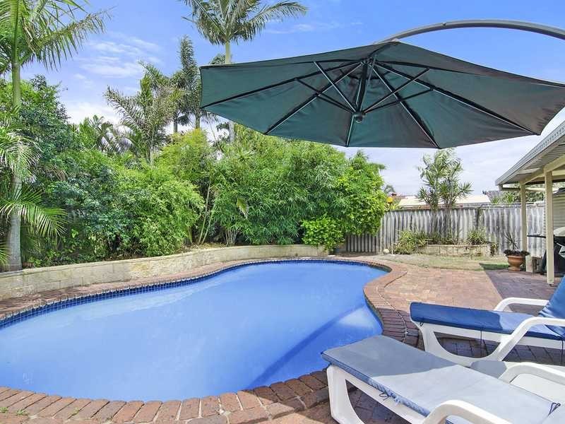 12 Colvillea Court, Palm Beach QLD 4221