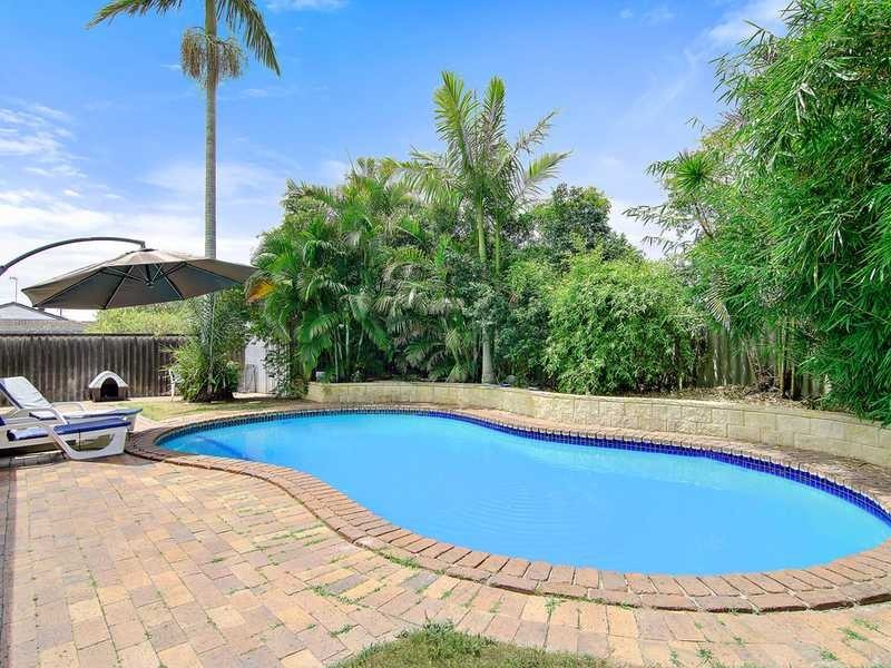 12 Colvillea Court, Palm Beach QLD 4221