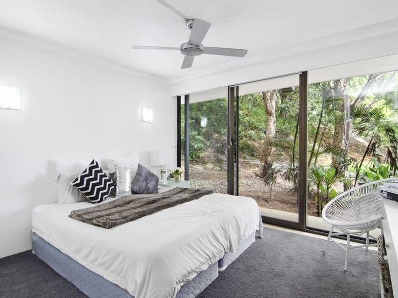 GA/828 Pacific Parade, Currumbin QLD 4223