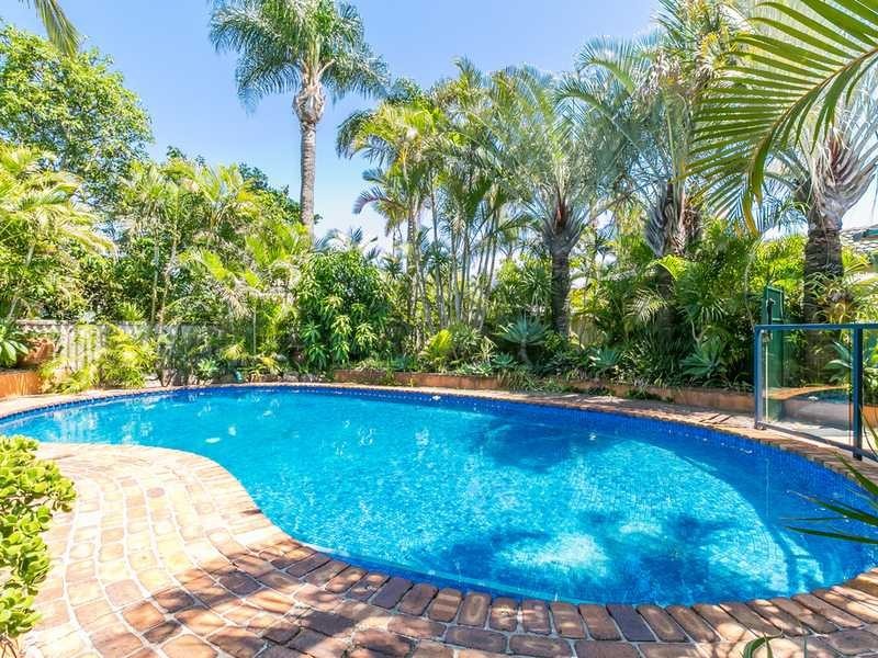 7 Rumrunner Street, Mermaid Waters QLD 4218