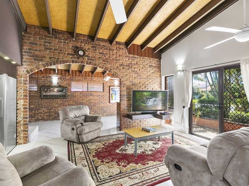 7 Rumrunner Street, Mermaid Waters QLD 4218