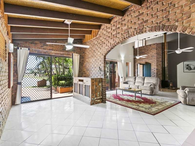 7 Rumrunner Street, Mermaid Waters QLD 4218