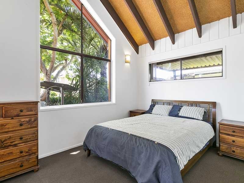 7 Rumrunner Street, Mermaid Waters QLD 4218