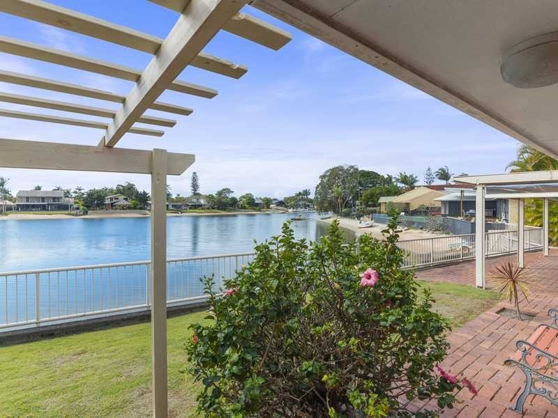 232 Mallawa Drive, Palm Beach QLD 4221
