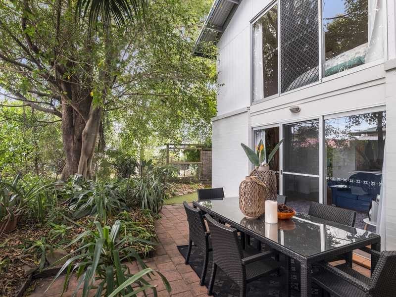 30 Seventh Avenue, Palm Beach QLD 4221