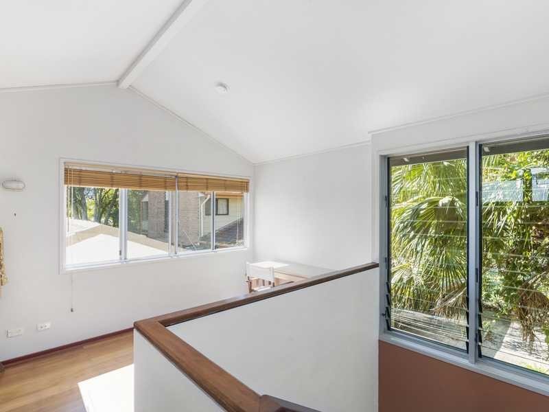 30 Seventh Avenue, Palm Beach QLD 4221