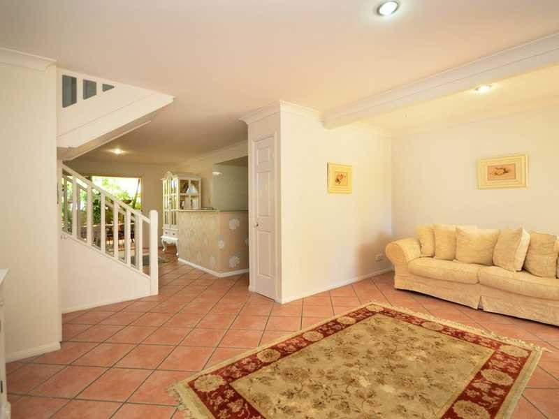 6/7 Cupania Place, Elanora QLD 4221