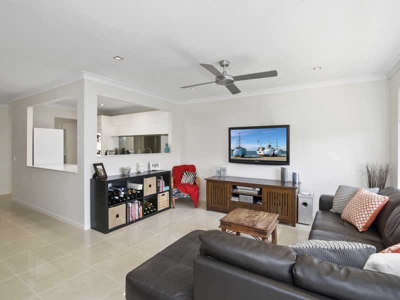 2/49 Darnel Street, Elanora QLD 4221