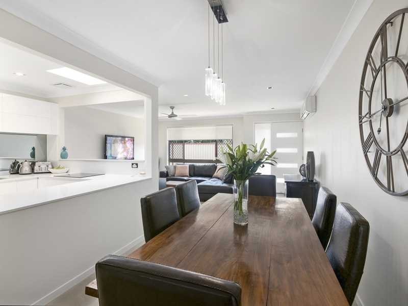 2/49 Darnel Street, Elanora QLD 4221