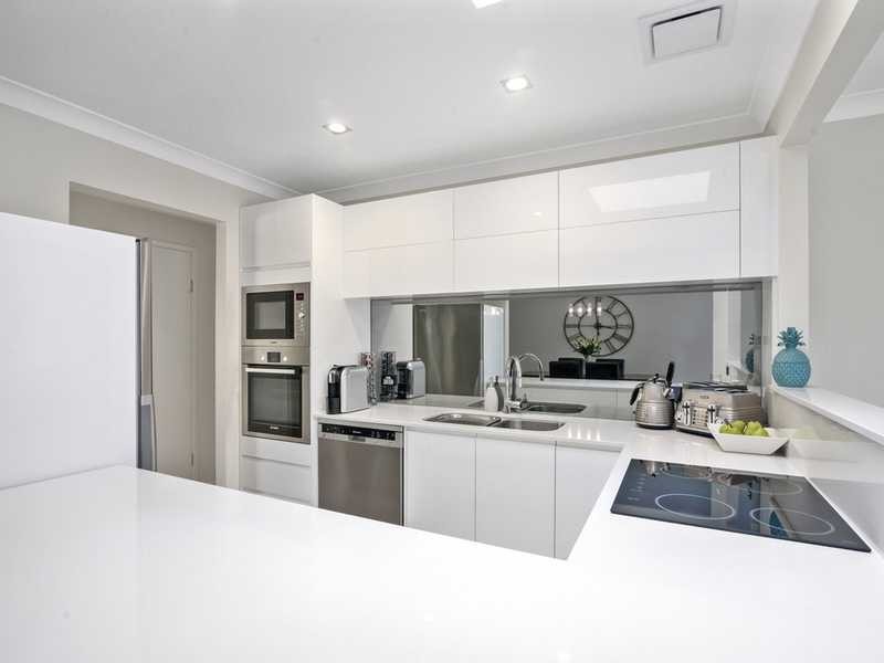 2/49 Darnel Street, Elanora QLD 4221