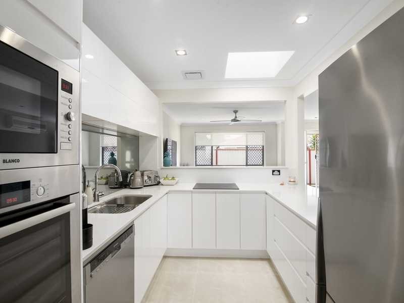 2/49 Darnel Street, Elanora QLD 4221