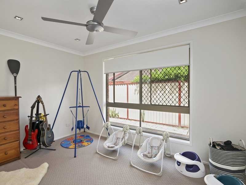 2/49 Darnel Street, Elanora QLD 4221