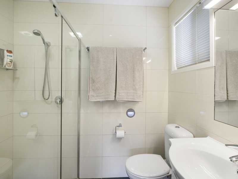 2/49 Darnel Street, Elanora QLD 4221
