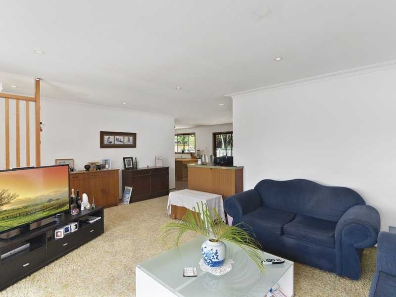 10 Myrtle Court, Palm Beach QLD 4221