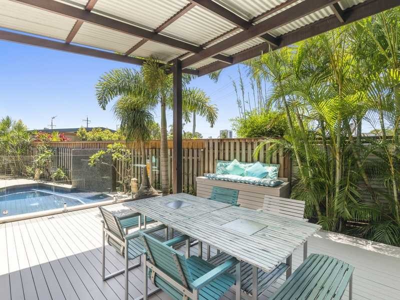 5 Cairns Avenue, Palm Beach QLD 4221