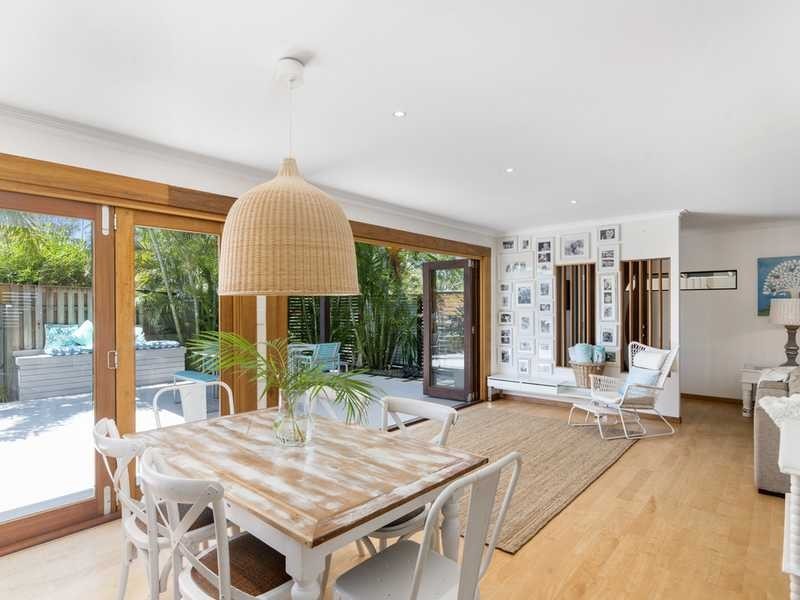 5 Cairns Avenue, Palm Beach QLD 4221