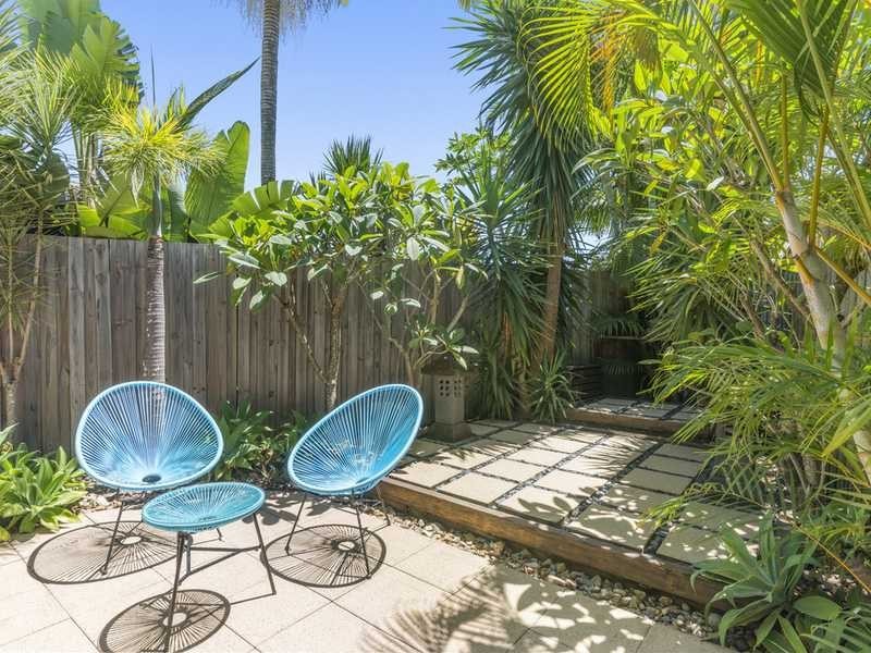 5 Cairns Avenue, Palm Beach QLD 4221