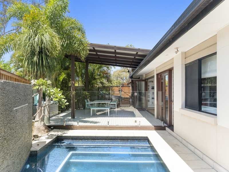 5 Cairns Avenue, Palm Beach QLD 4221