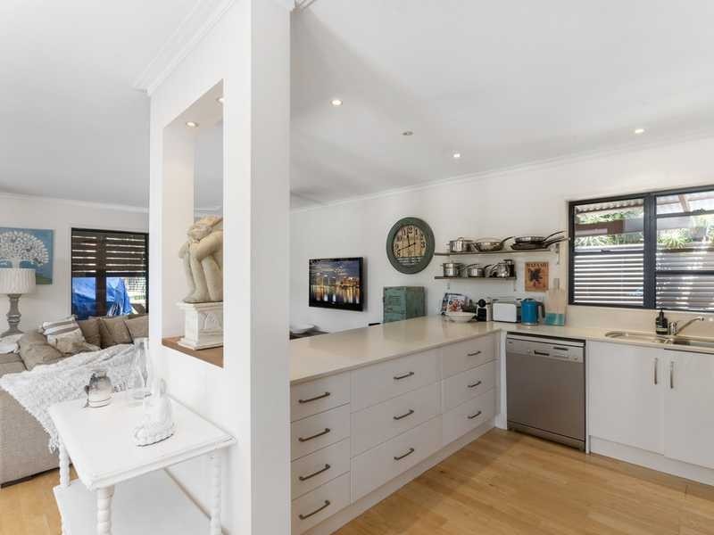 5 Cairns Avenue, Palm Beach QLD 4221