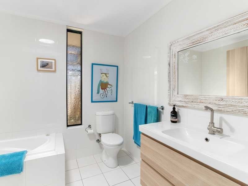 5 Cairns Avenue, Palm Beach QLD 4221