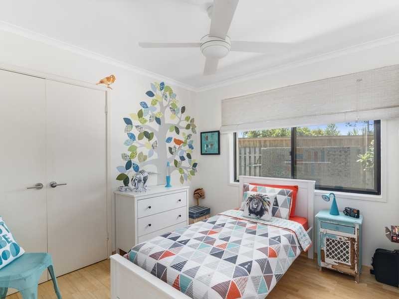 5 Cairns Avenue, Palm Beach QLD 4221