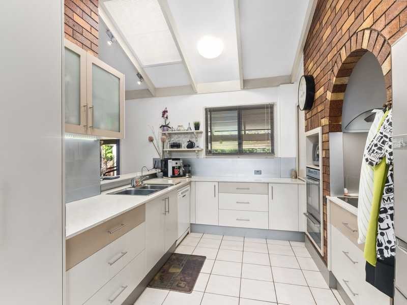 14 Myrtle Court, Palm Beach QLD 4221