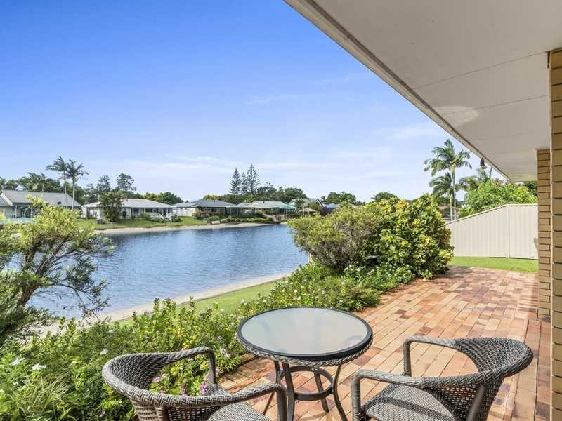 25 Murtha Drive, Elanora QLD 4221