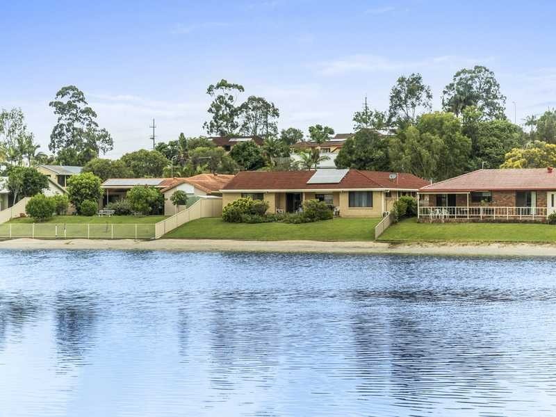 25 Murtha Drive, Elanora QLD 4221
