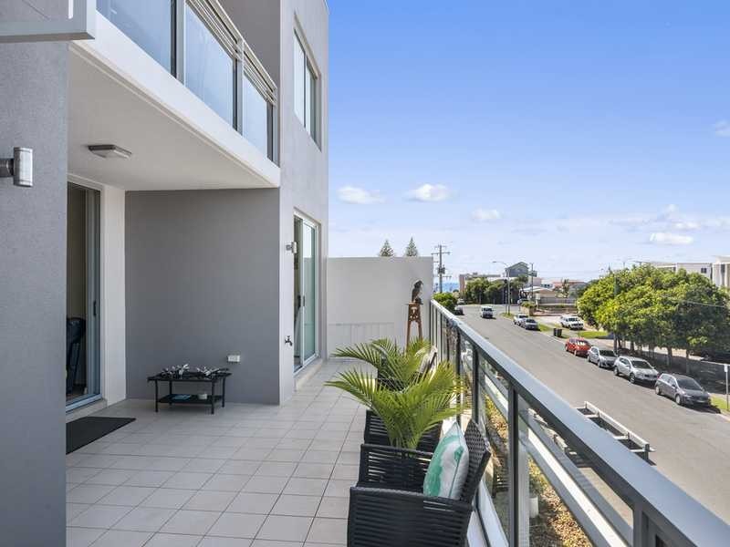 2111/10 Fifth Avenue, Palm Beach QLD 4221