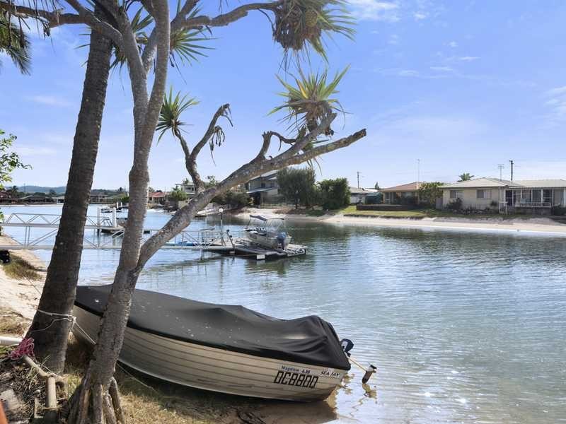 59 Fifteenth Avenue, Palm Beach QLD 4221