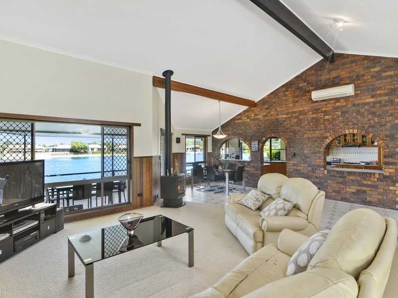 19 Diplacus Drive, Palm Beach QLD 4221