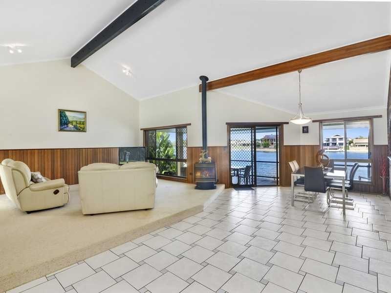 19 Diplacus Drive, Palm Beach QLD 4221