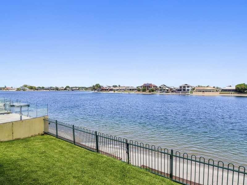 19 Diplacus Drive, Palm Beach QLD 4221