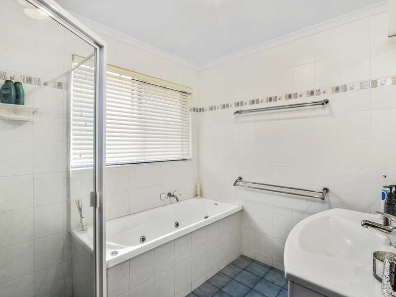 19 Diplacus Drive, Palm Beach QLD 4221